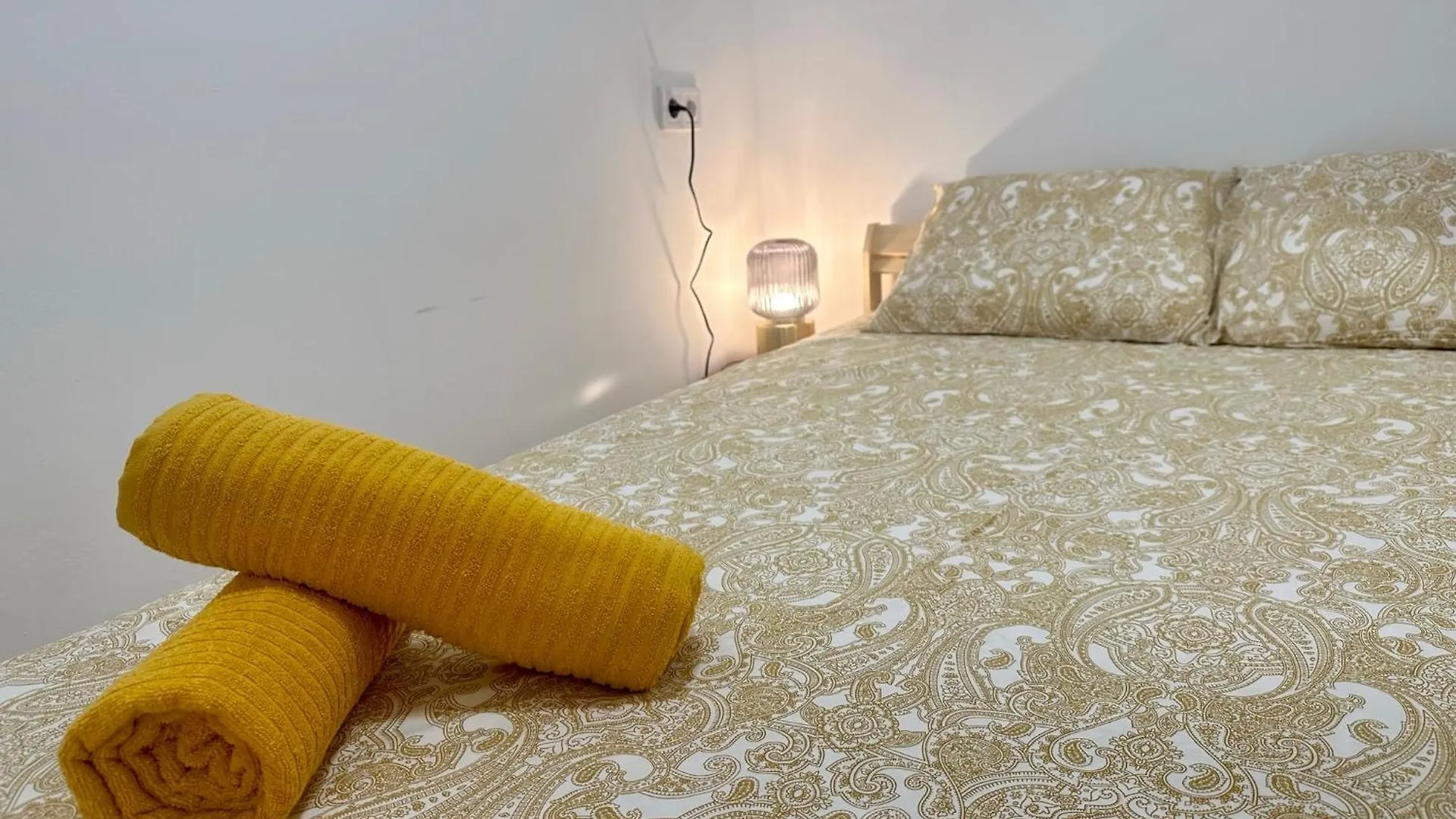Little Horse Apartments Bajo Tarragona 0*,  Spagna